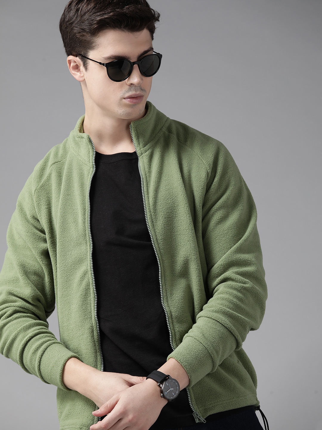 

Roadster Men Solid Tailored Sweatshirt, Green