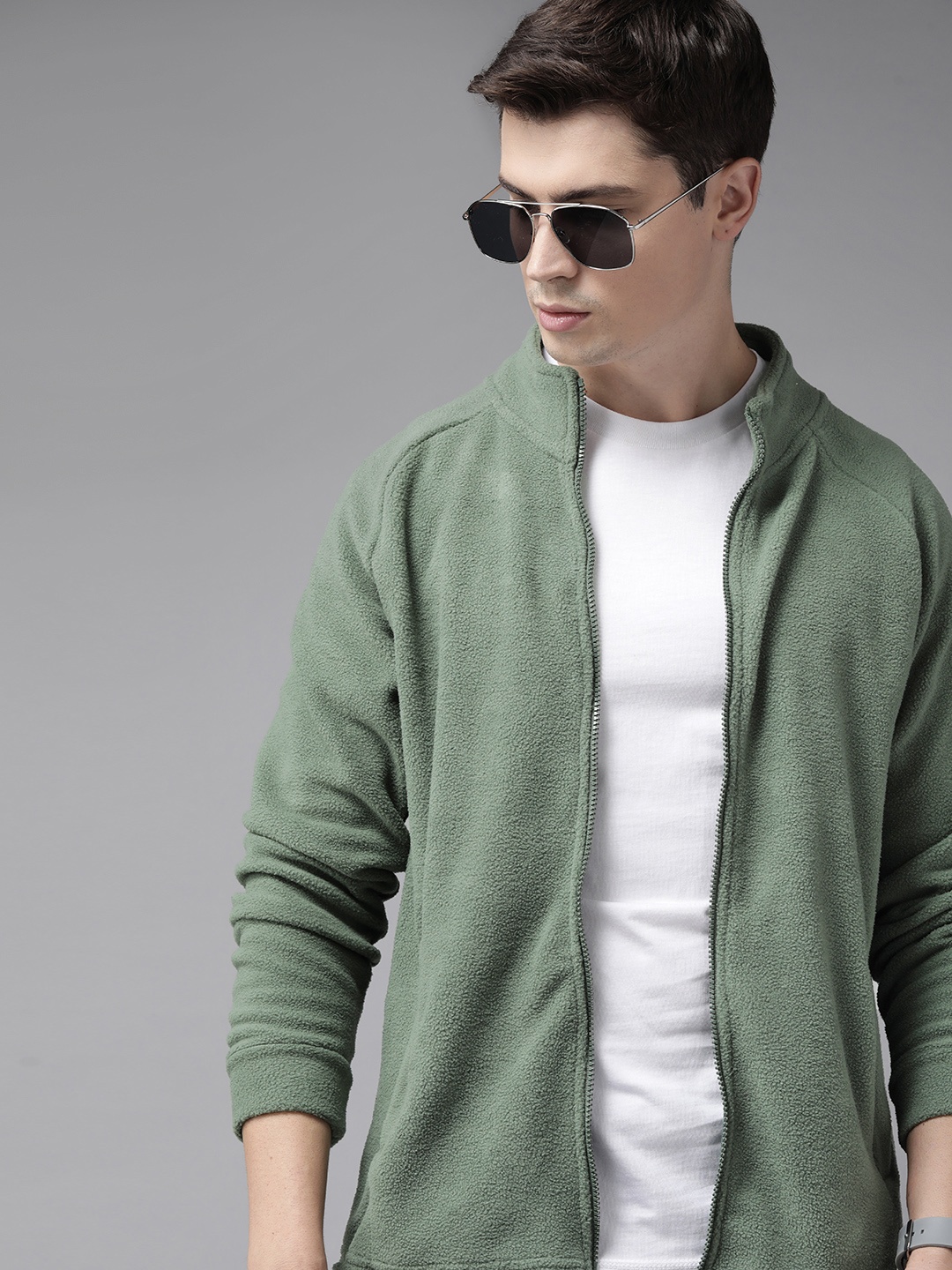 

Roadster Men Green Fleece Tailored Jacket