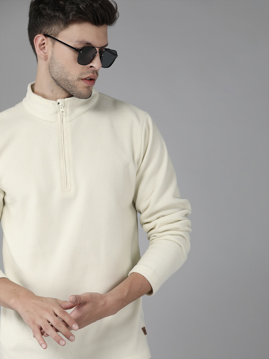 

The Roadster Lifestyle Co. Men Cream-Coloured Solid Sweatshirt