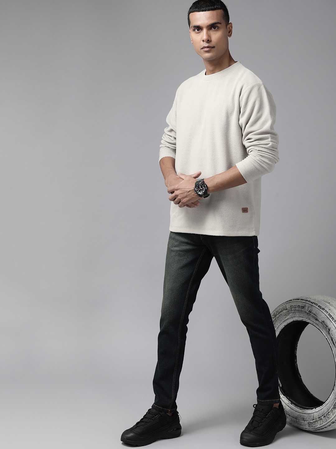 

Roadster Men Grey Sweatshirt