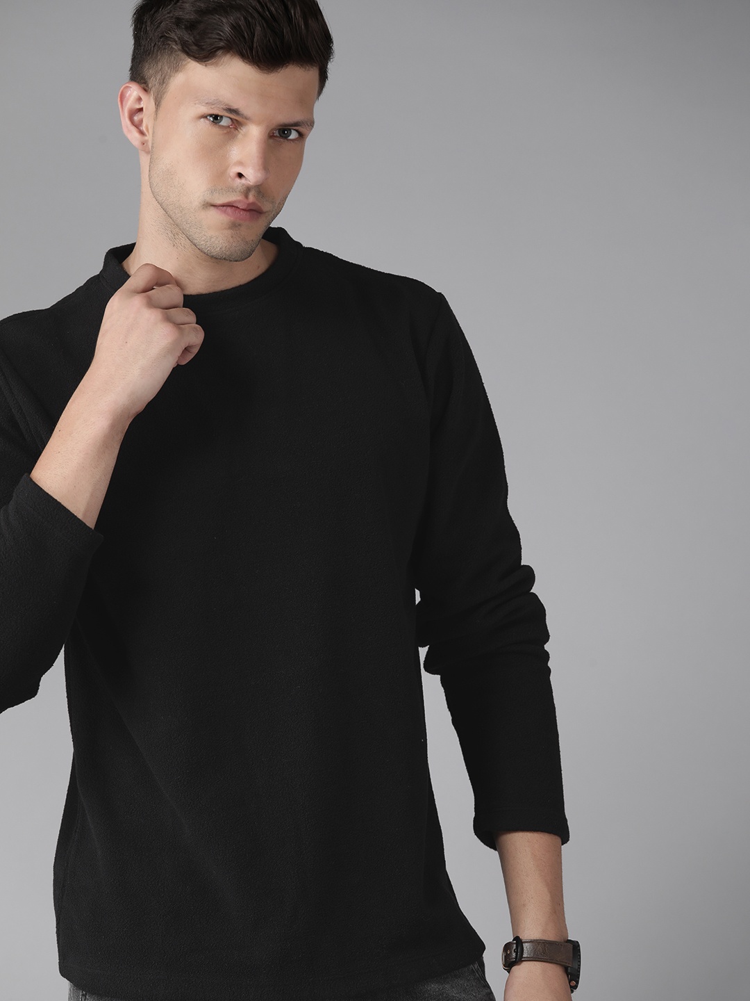 

Roadster Men Black Solid Sweatshirt