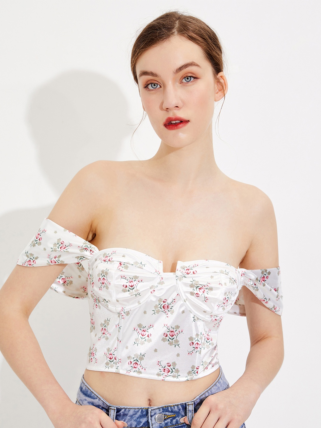 

URBANIC Women White Floral Print Sweetheart Neck Bardot Tank Top
