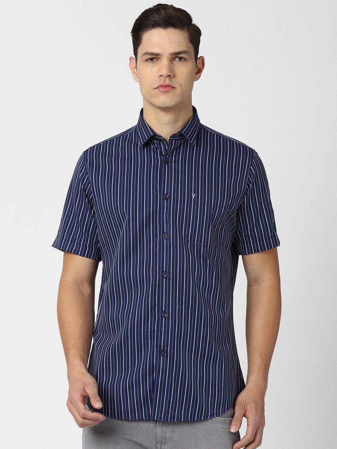 

Van Heusen Sport Men Navy Blue Slim Fit Striped Casual Shirt