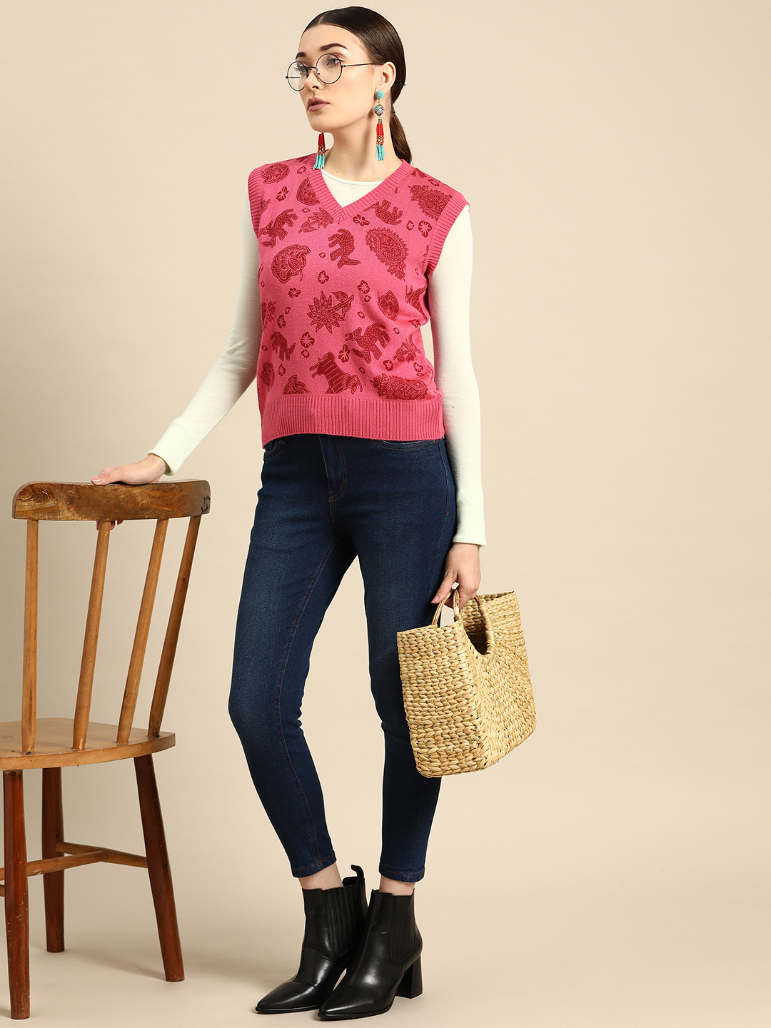 

Sangria Women Pink Floral Sweater Vest