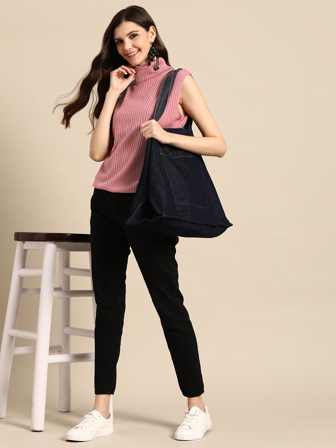 

Sangria Women Solid Sweater Vest, Pink