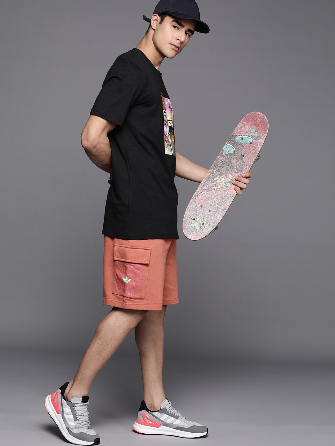 

ADIDAS Originals Men Peach-Coloured OZWORLD Solid Pure Cotton Cargo Shorts