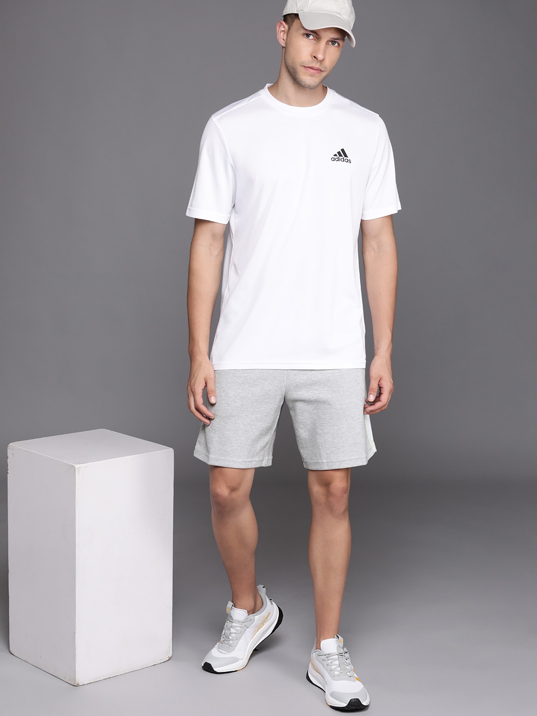 

ADIDAS Men Grey Melange FI 3S Solid Side Striped Detail Sports Shorts
