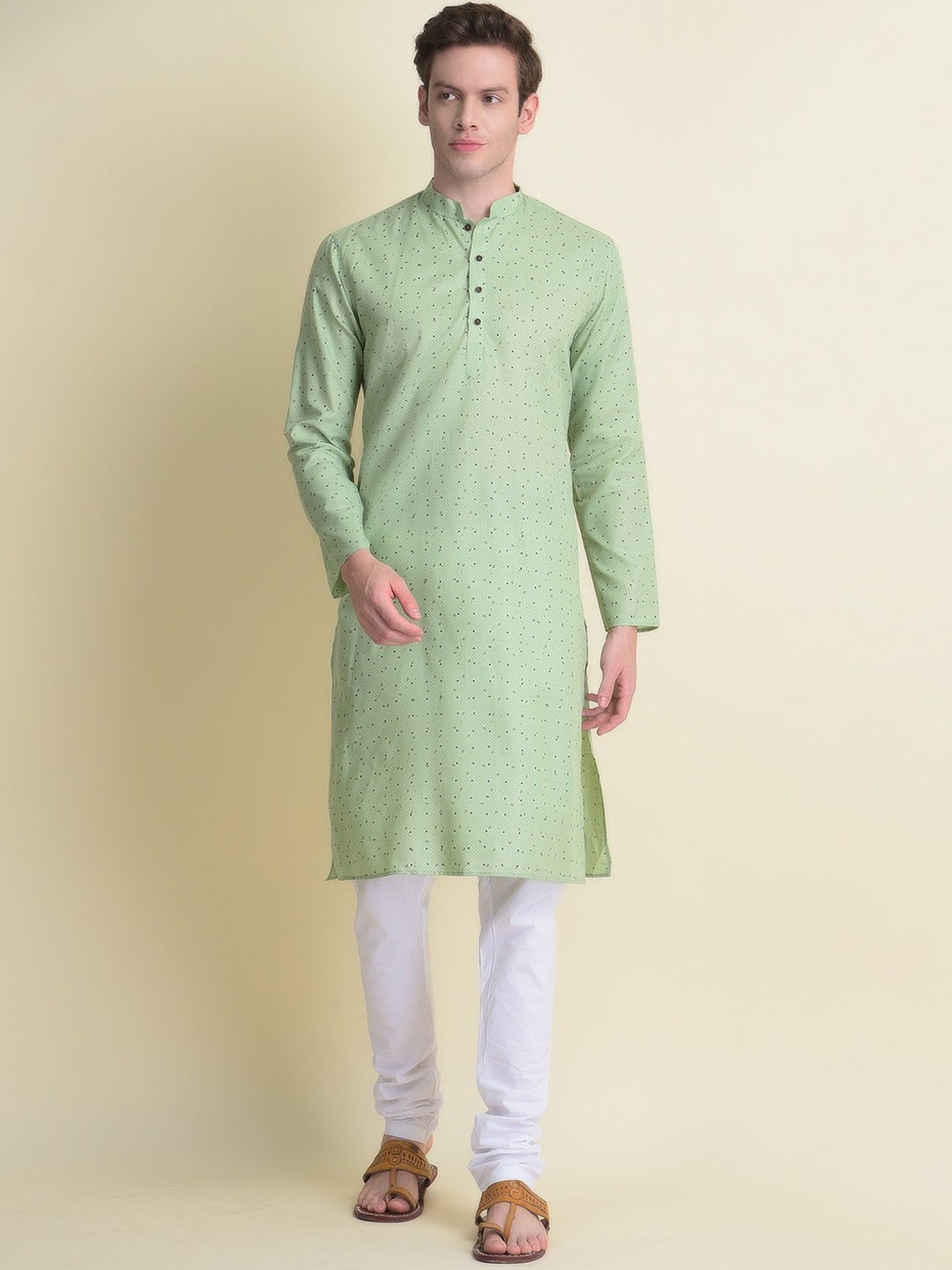 

NAMASKAR Men Green Cotton Printed Kurta