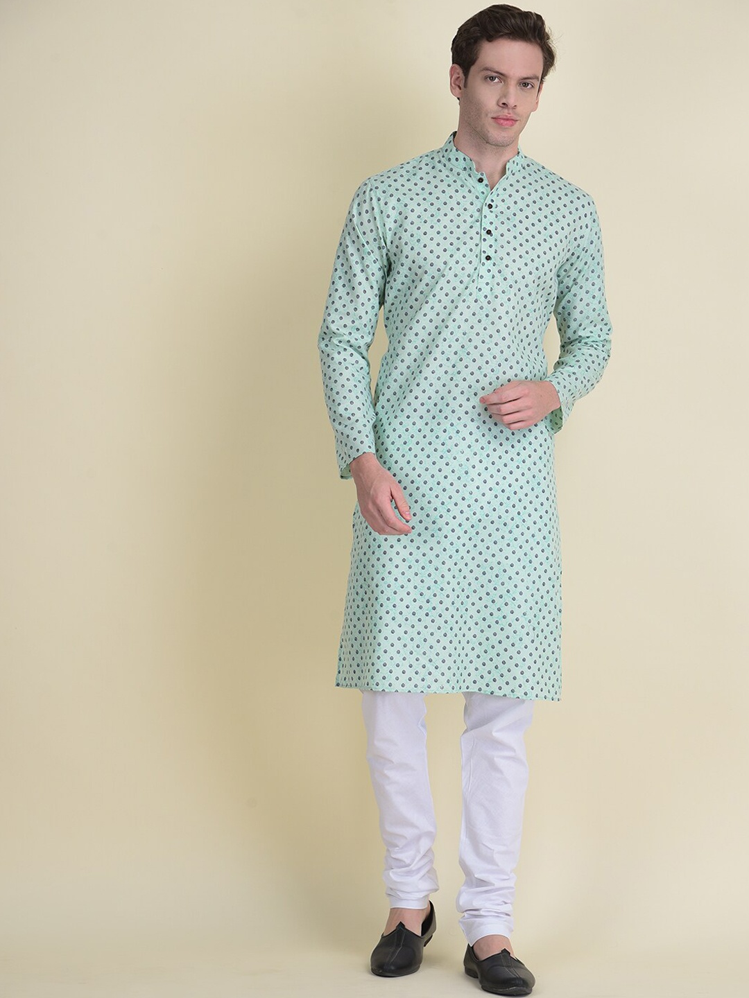 

NAMASKAR Men Green Cotton Printed Kurta