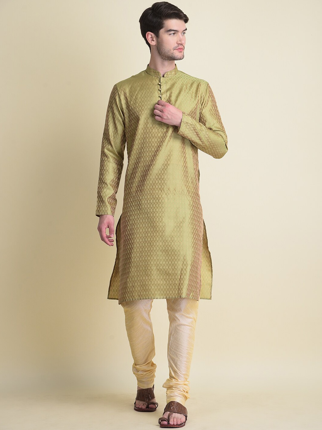 

NAMASKAR Men Green Self Design Silk Blend Kurta