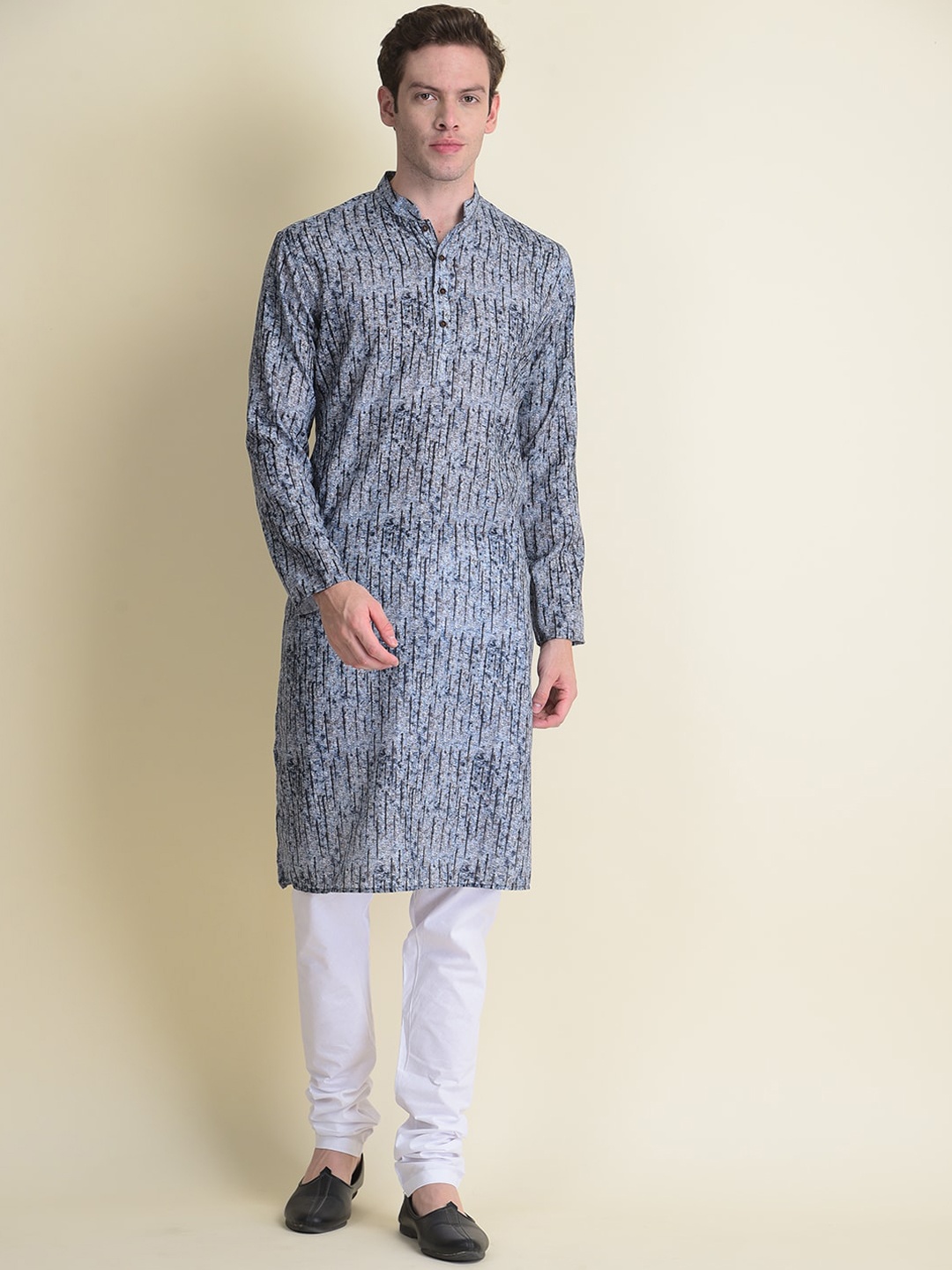 

NAMASKAR Men Navy Blue Cotton Printed Kurta