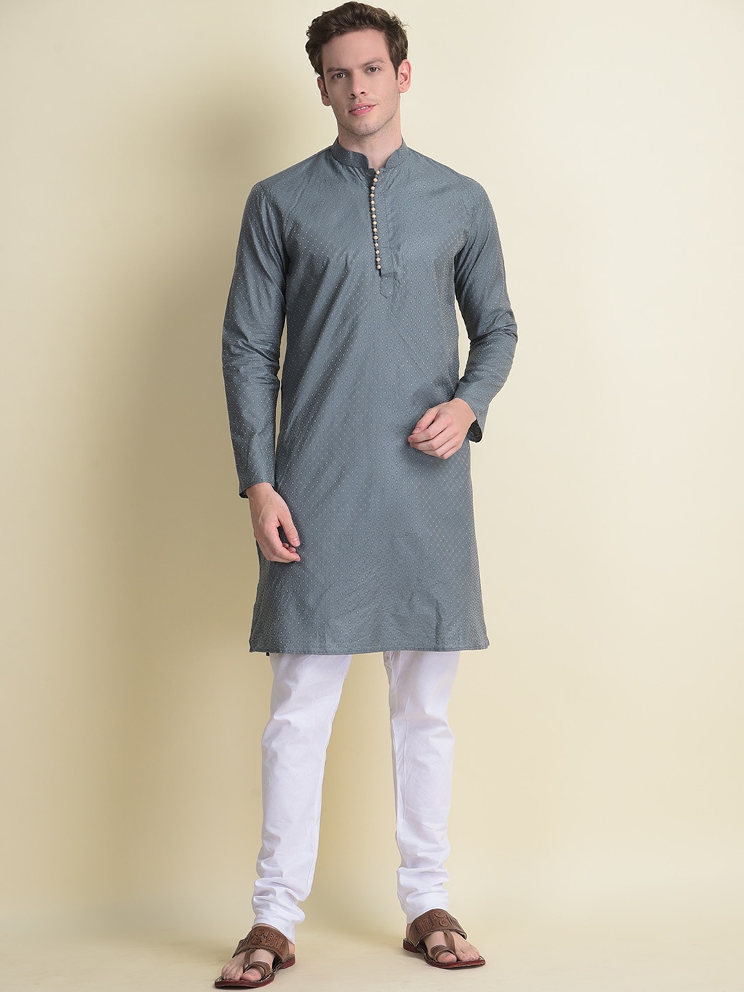 

NAMASKAR Men Grey Cotton Printed Kurta