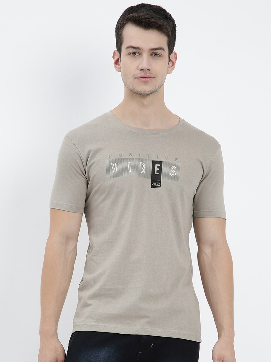

V2 Value & Variety Men Grey Typography Printed Applique T-shirt