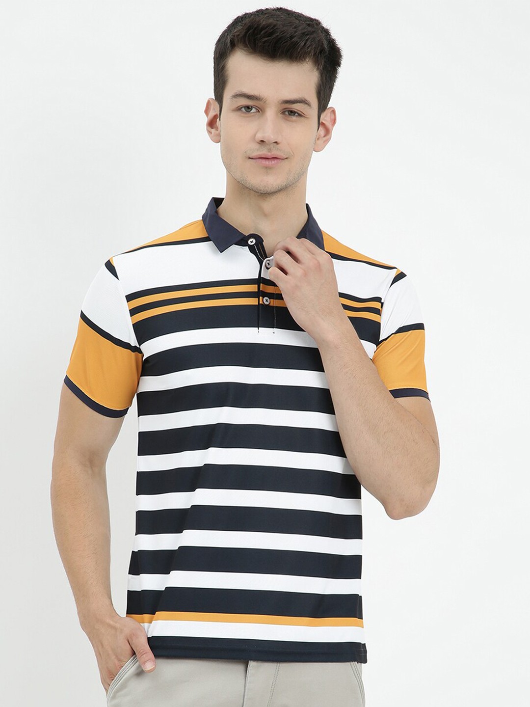 

V2 Value & Variety Men White Striped Drop-Shoulder Sleeves T-shirt