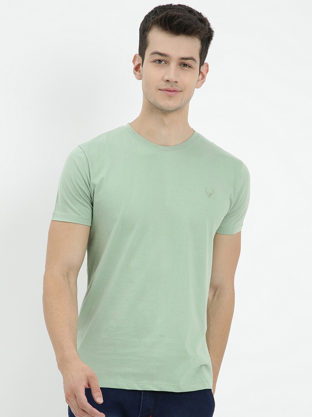 

V2 Value & Variety Men Green T-shirt