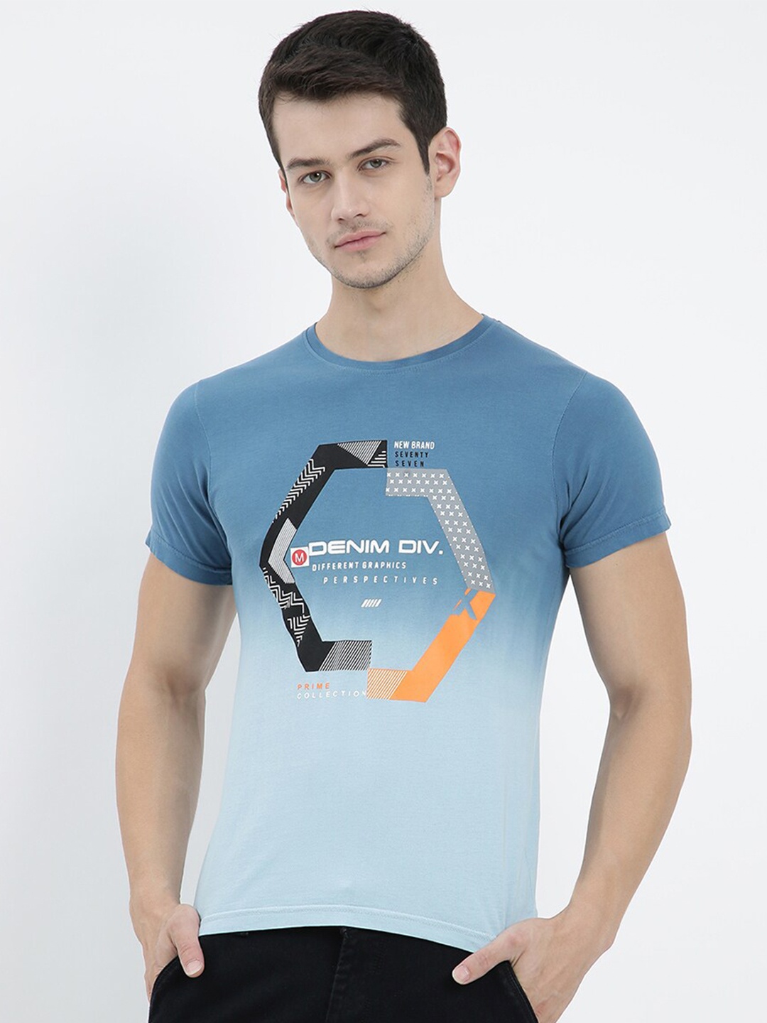 

V2 Value & Variety Men Blue Printed Applique T-shirt