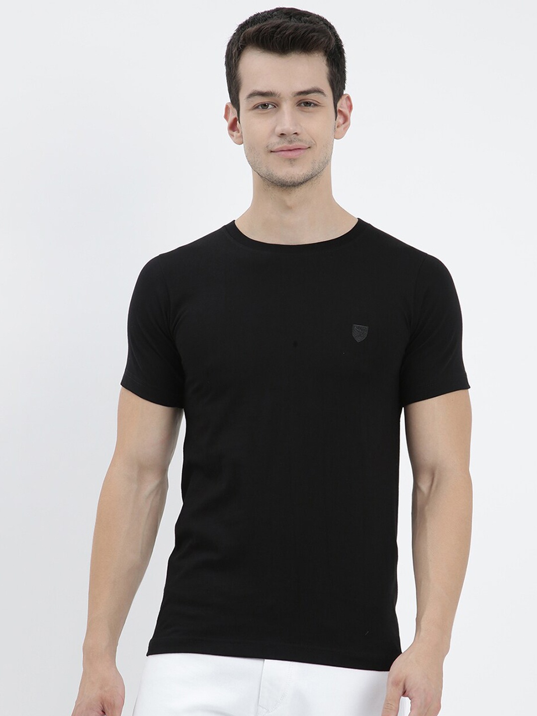 

V2 Value & Variety Men Black Extended Sleeves T-shirt
