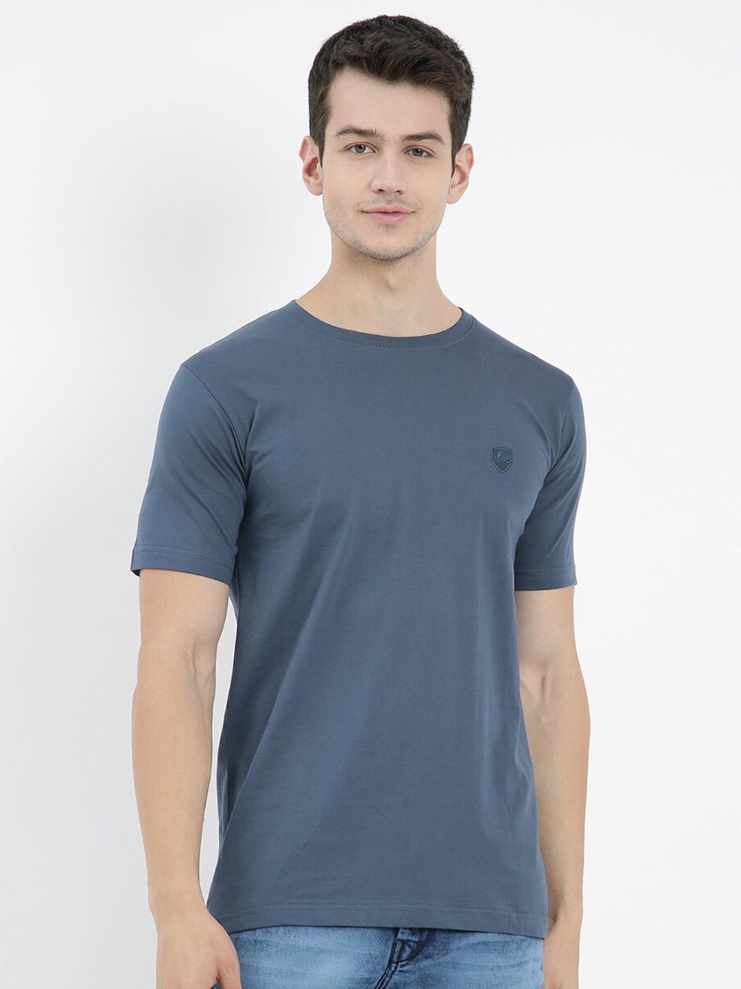 

V2 Value & Variety Men Grey T-shirt