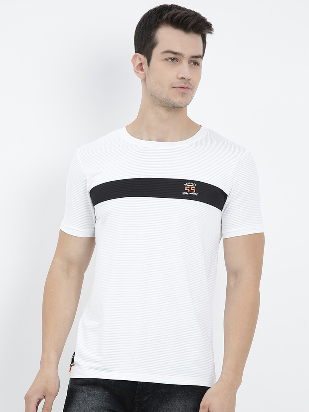 

V2 Value & Variety Men White V-Neck T-shirt