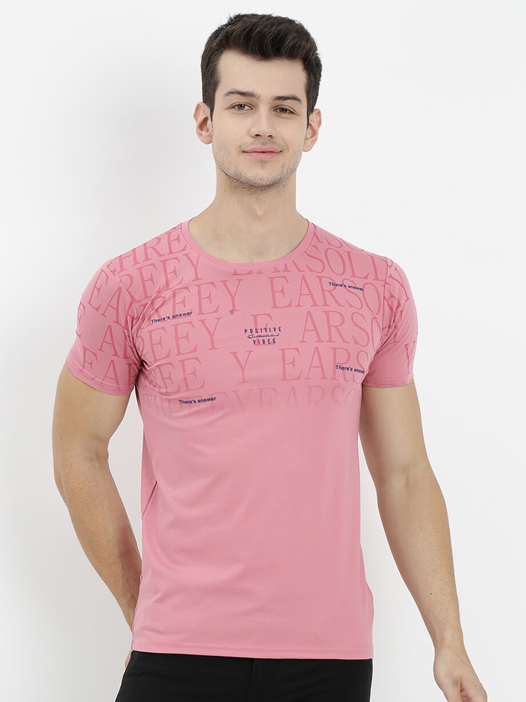 

V2 Value & Variety Men Pink Striped T-shirt