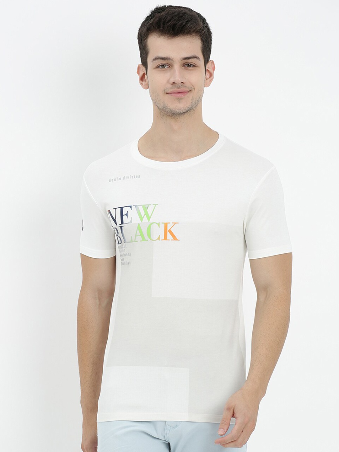 

V2 Value & Variety Men White Applique T-shirt