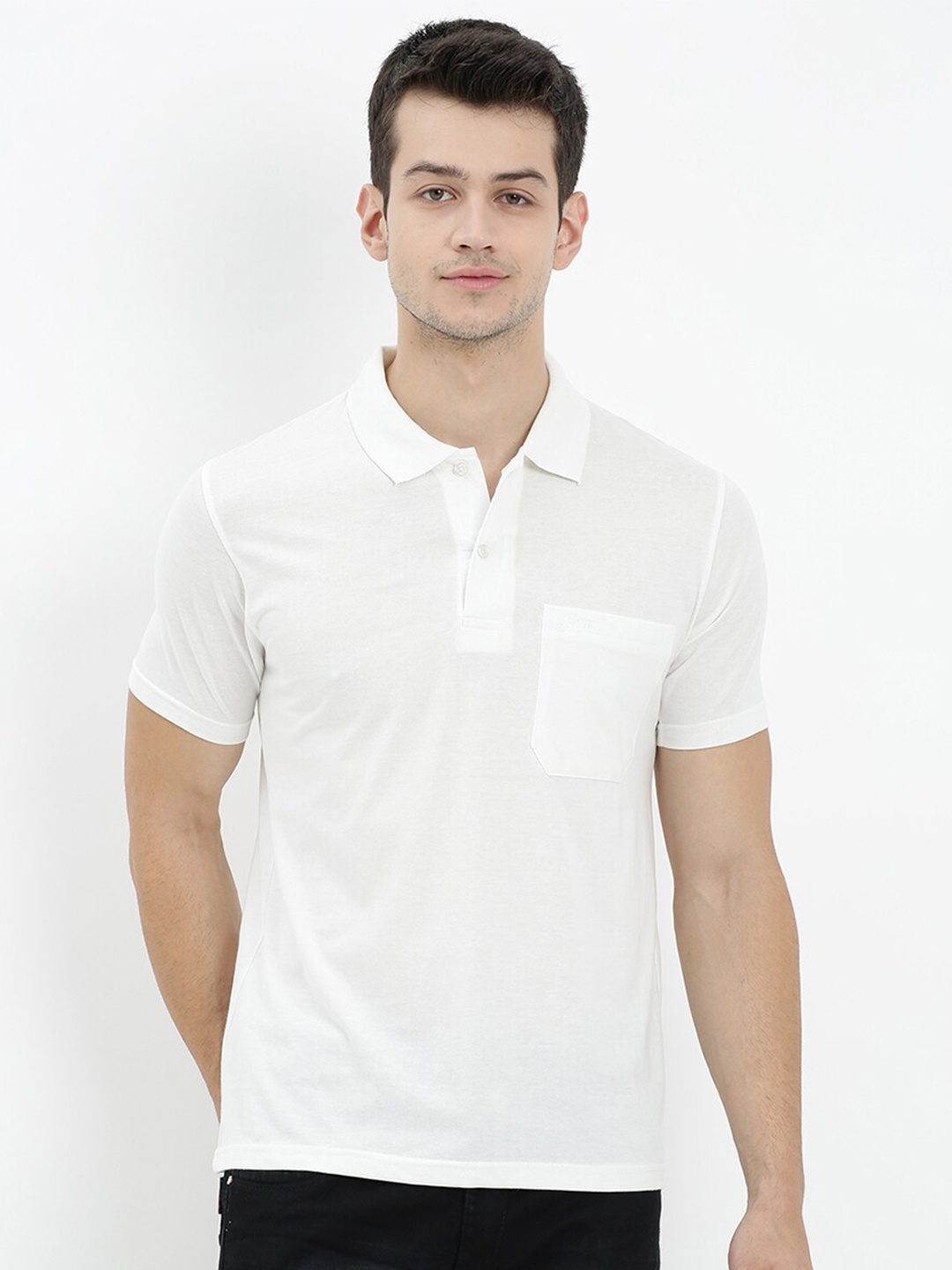 

V2 Value & Variety Men Cream-Coloured Polo Collar T-shirt