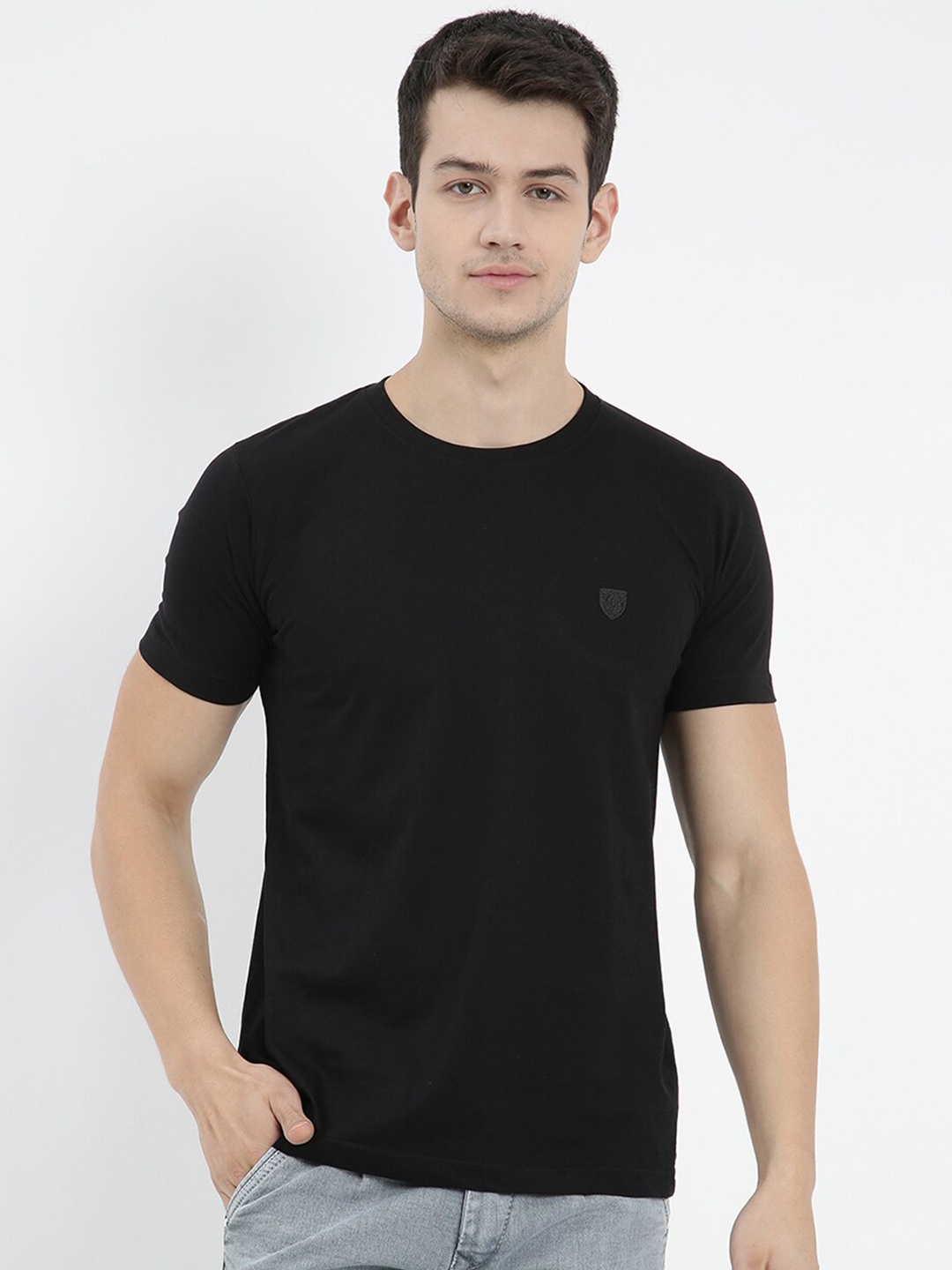 

V2 Value & Variety Men Black T-shirt