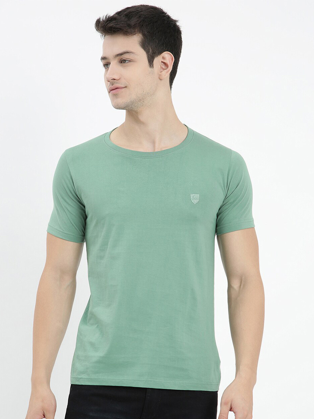 

V2 Value & Variety Men Green T-shirt
