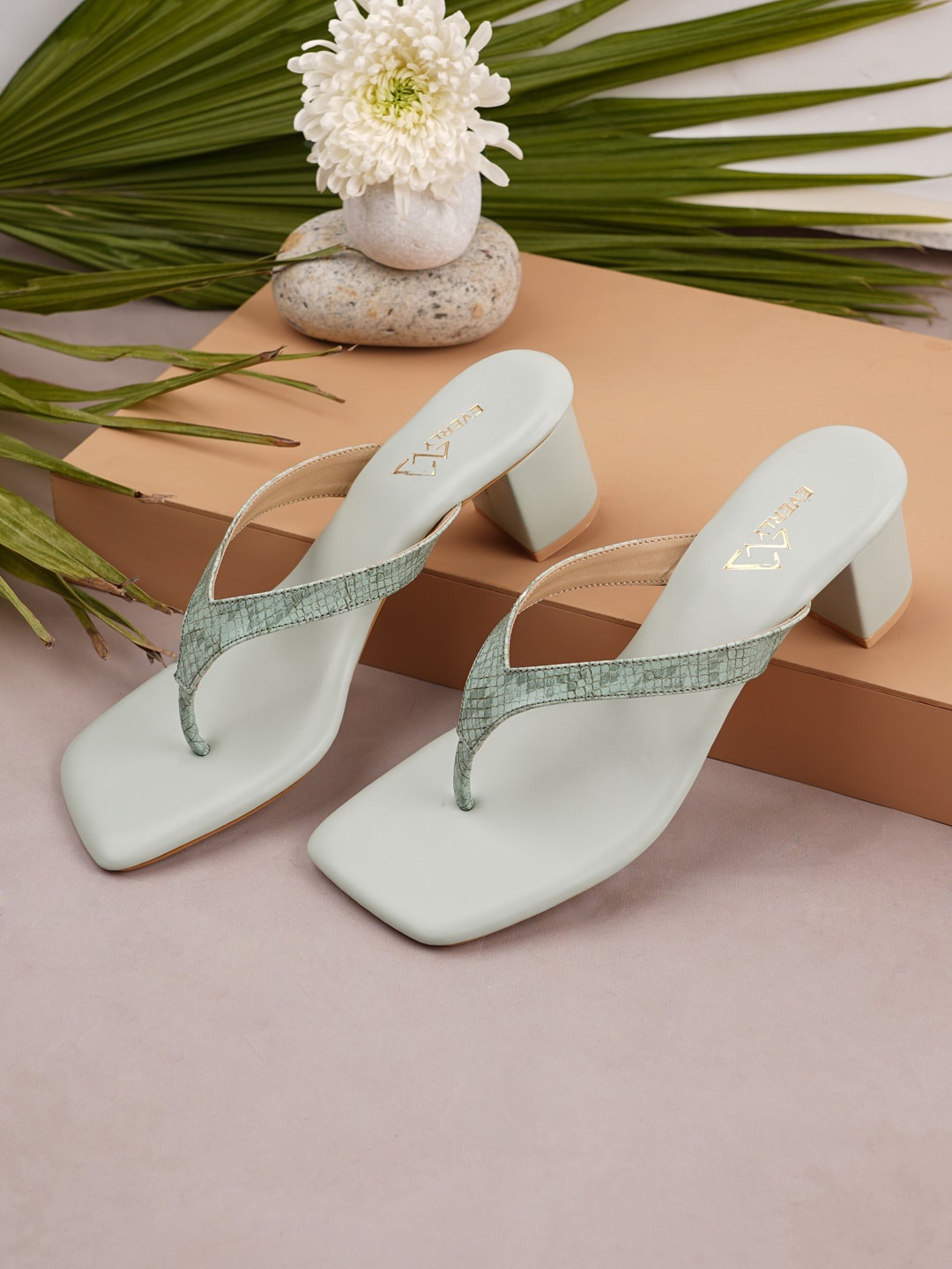

EVERLY Sea Green Textured Block Sandals