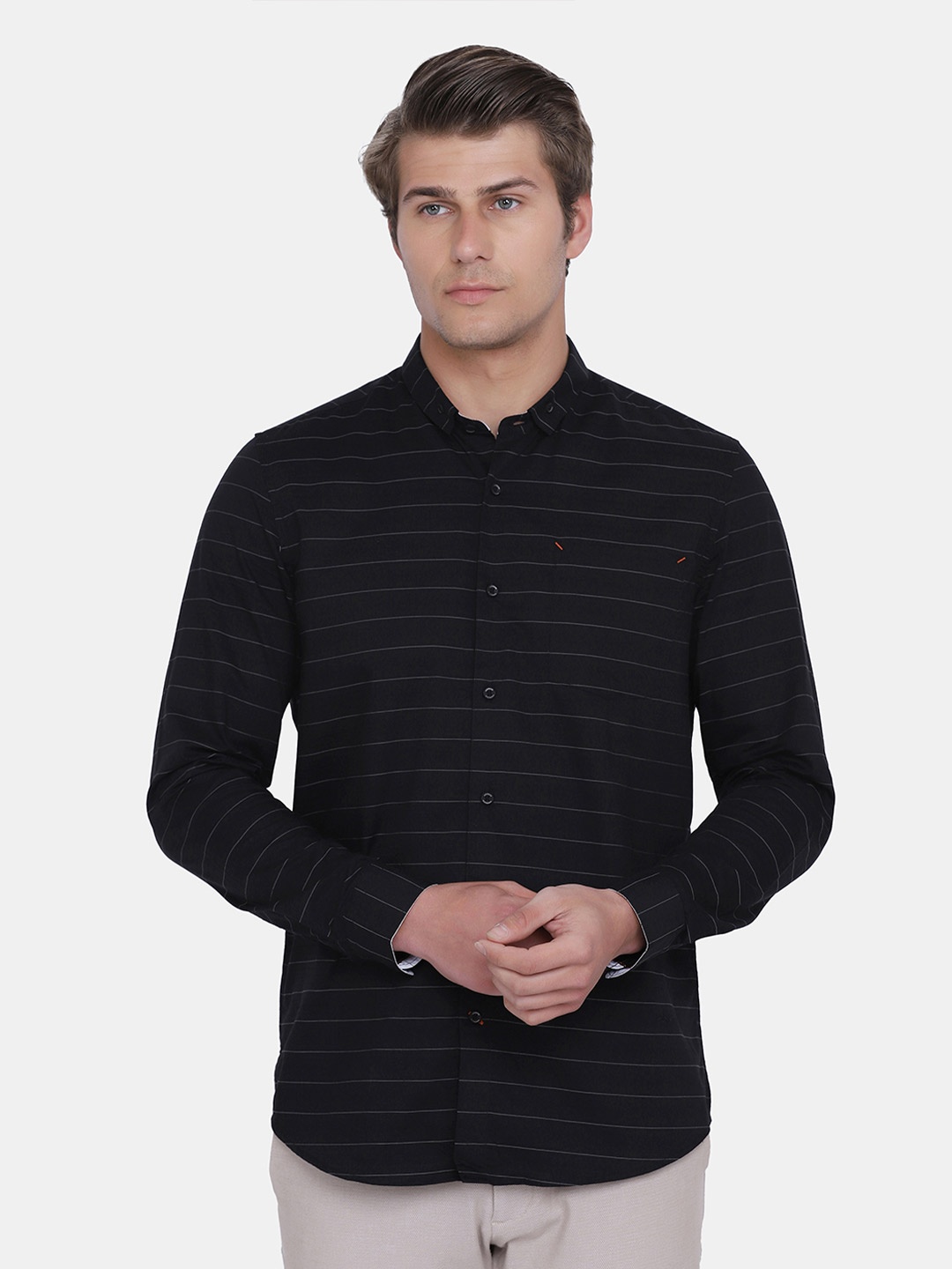 

Blackberrys Men Black Slim Fit Horizontal Stripes Striped Casual Shirt