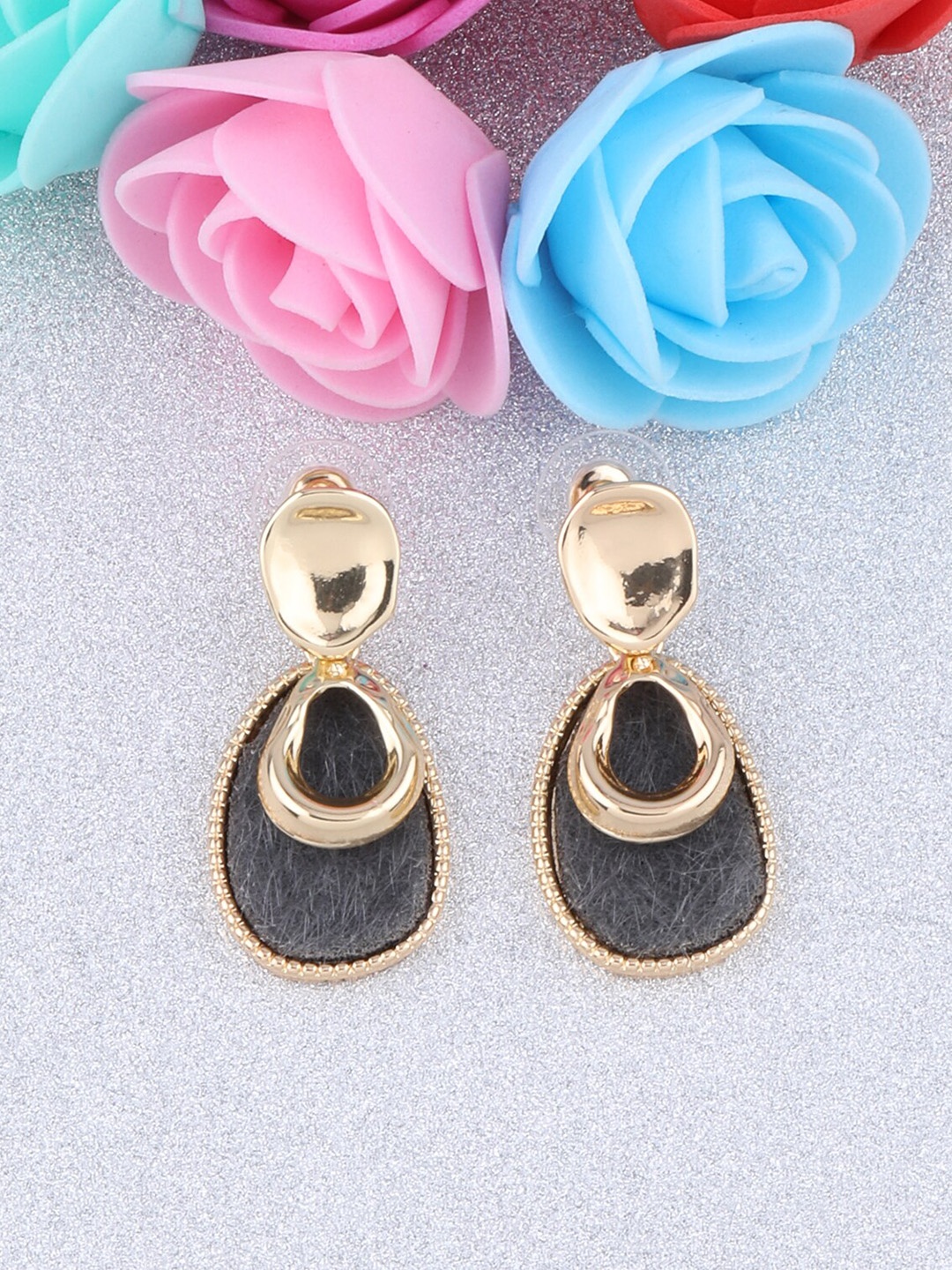 

Silver Shine Black Teardrop Shaped Drop Earrings