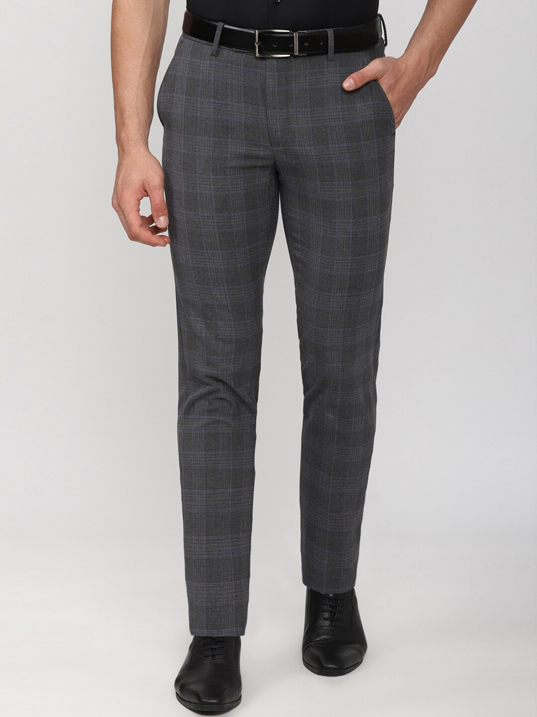 

Peter England Men Grey Checked Slim Fit Trousers