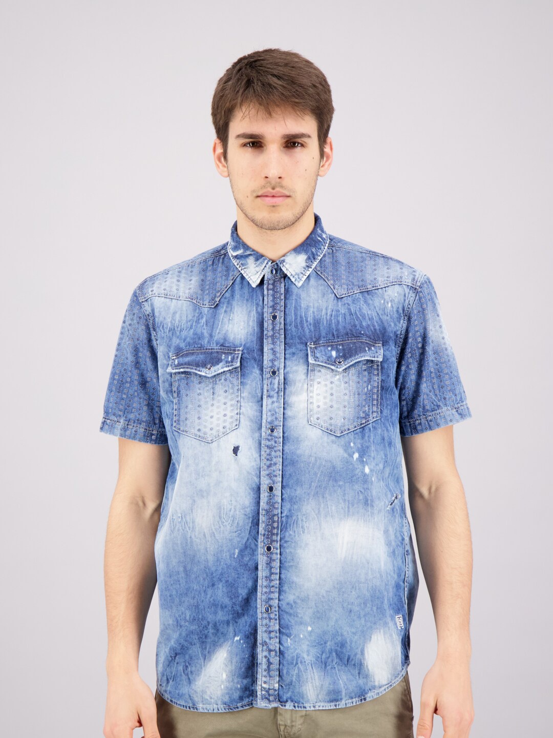 

FREESOUL Men Blue Slim Fit Faded Casual Shirt