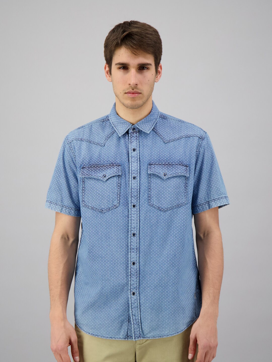 

FREESOUL Men Blue Slim Fit Checked Casual Shirt
