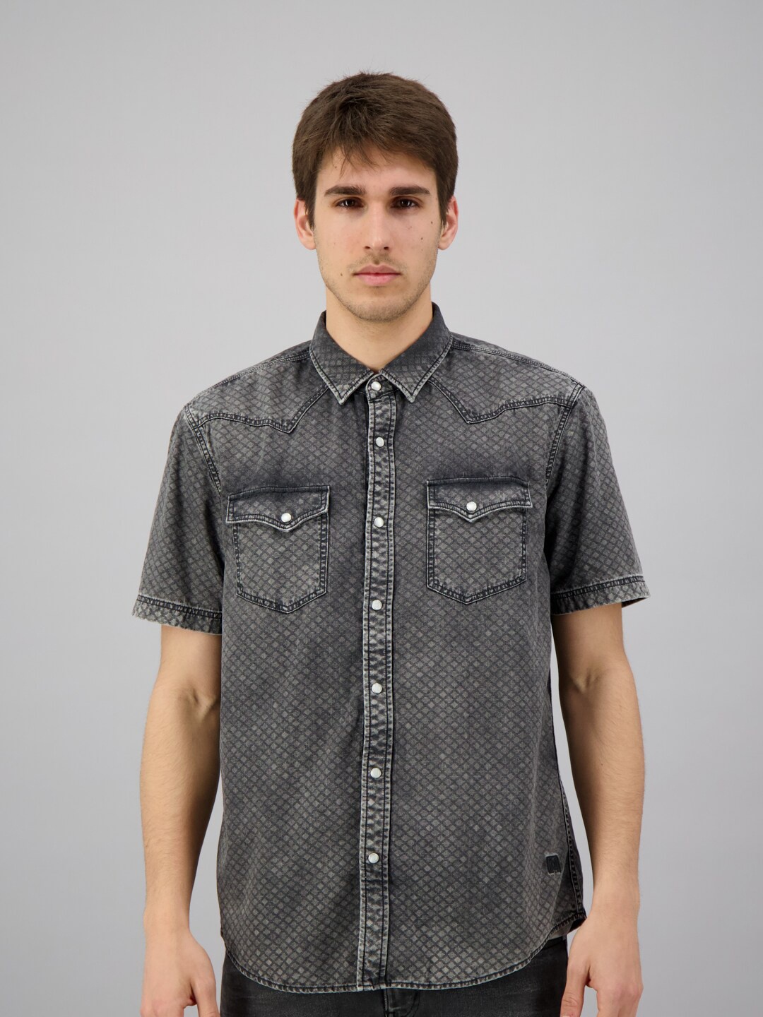 

FREESOUL Men Black Slim Fit Faded Printed Casual Shirt