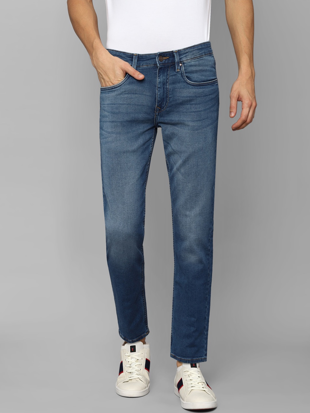 

Louis Philippe Jeans Men Blue Light Fade Jeans