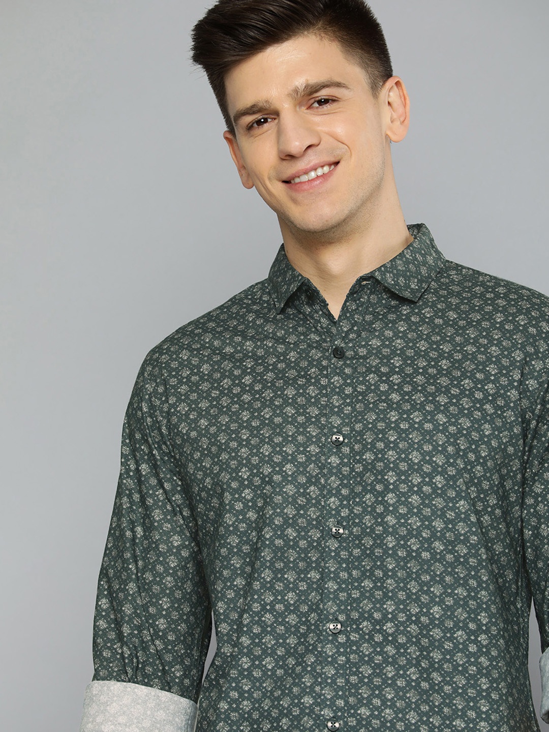 

Mast & Harbour Men Green Regular Fit Classic Printed Cotton Casual Shirt