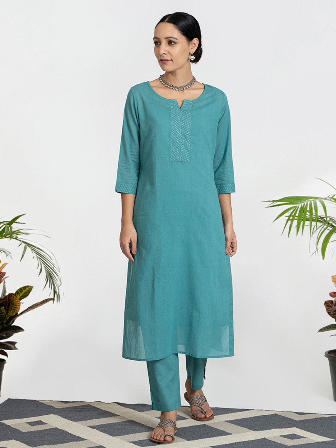 

AKISO Women Turquoise Blue Pure Cotton Kurta with Trousers