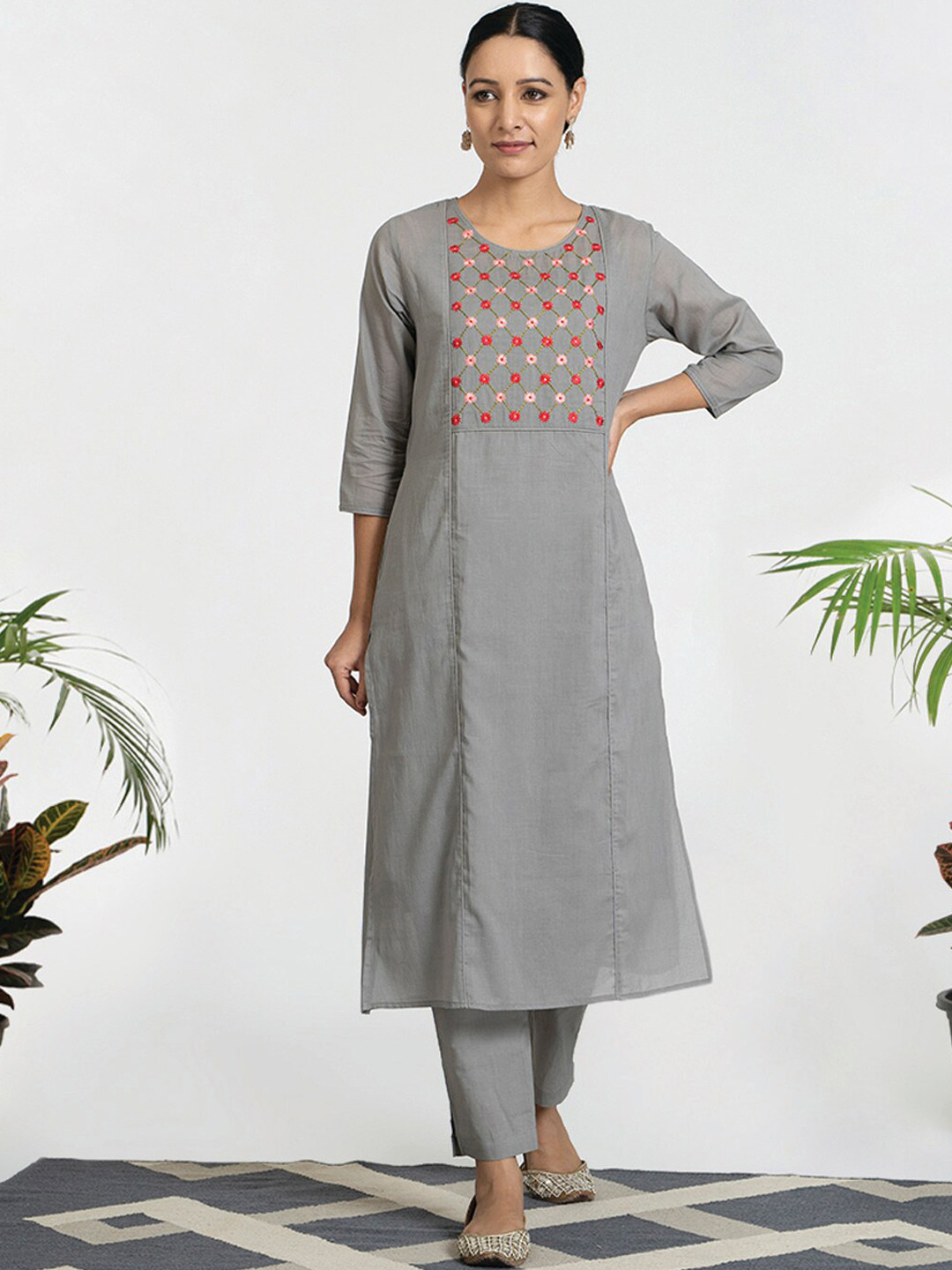 

AKISO Women Grey Floral Embroidered Pure Cotton Kurta with Trousers