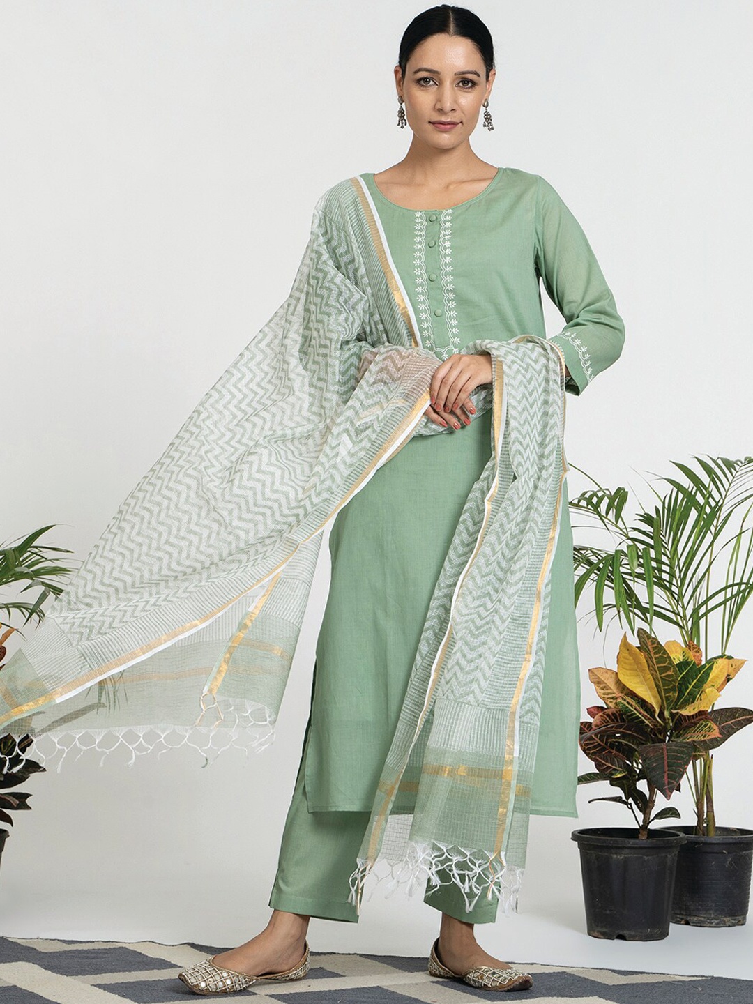 

AKISO Women Green Pure Cotton Kurta with Trousers