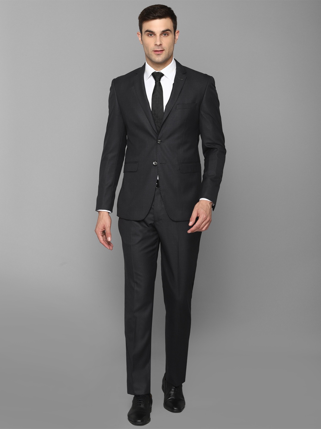 

Allen Solly Men Black Solid Single-Breasted 2-Piece Slim-Fit Suits