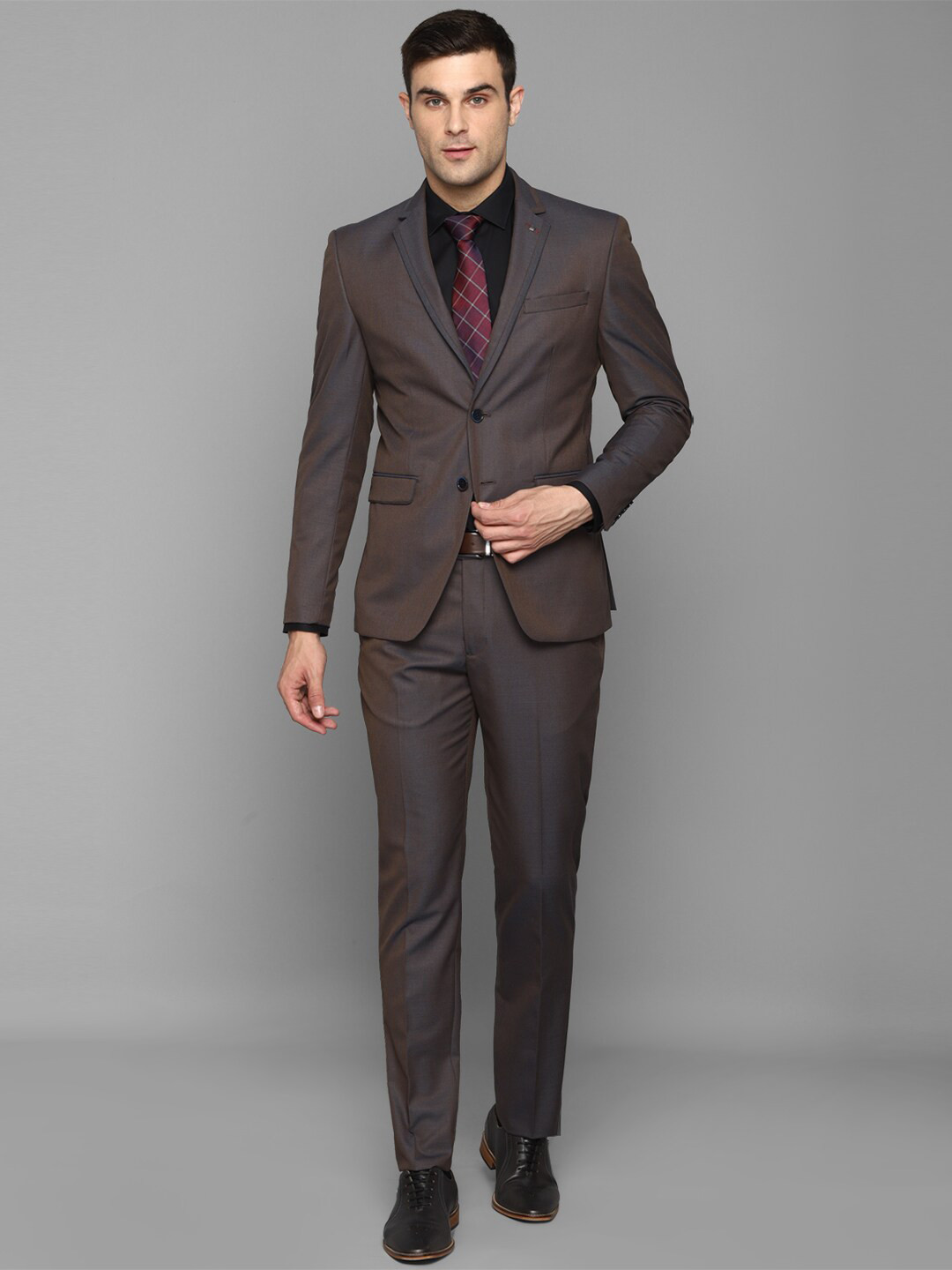 

Louis Philippe Men Brown Solid Single-Breasted 2-Piece Slim-Fit Suits