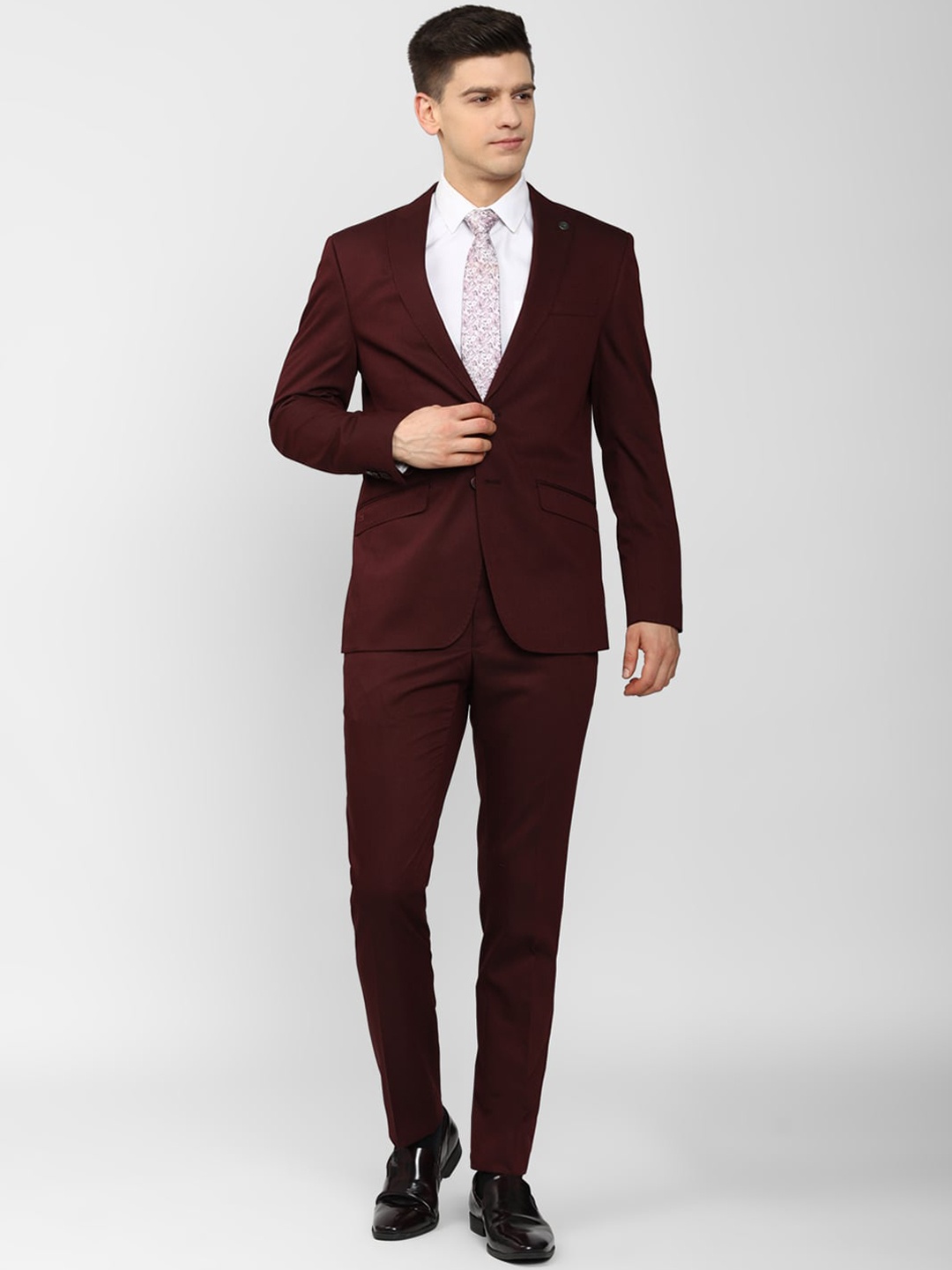 

Peter England Elite Men Maroon Solid Slim-Fit Formal Suit
