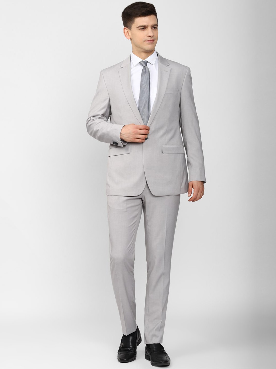 

Peter England Elite Men Grey Solid Single-Breasted 2-Piece Slim-Fit Suits