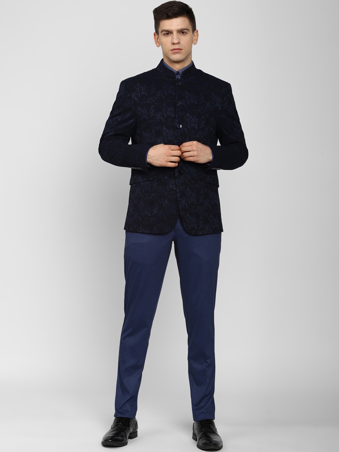

Van Heusen Men 2 Piece Navy Blue Printed Party Wear Suits