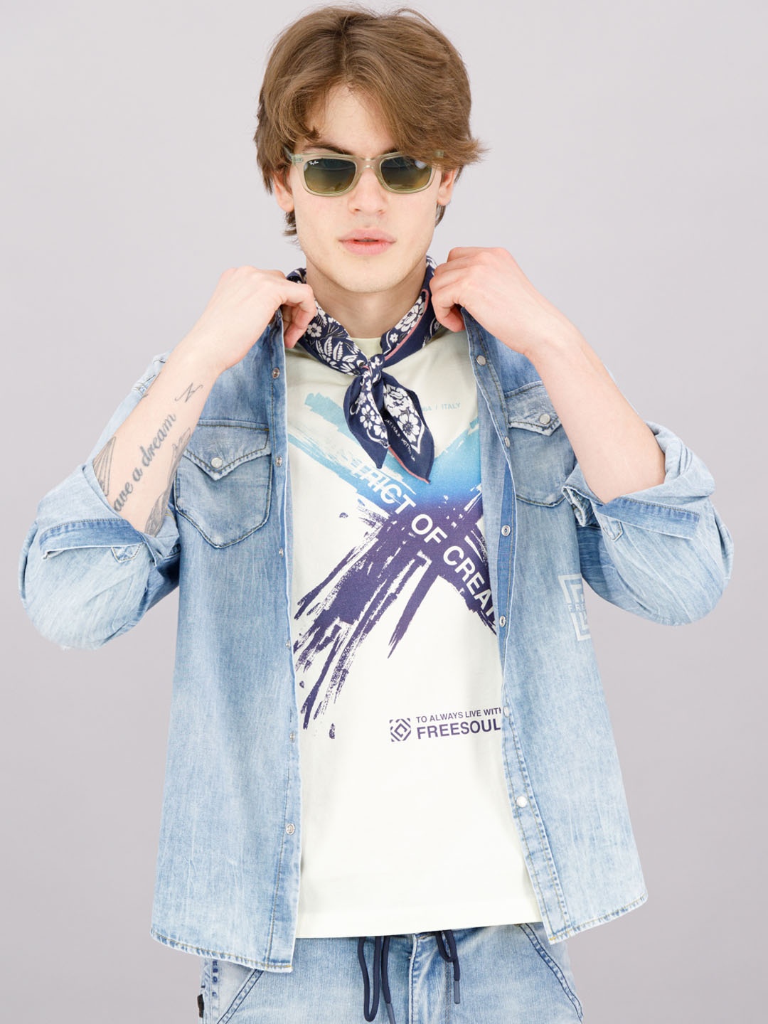 

FREESOUL Men Blue Faded Casual long sleeve Shirt