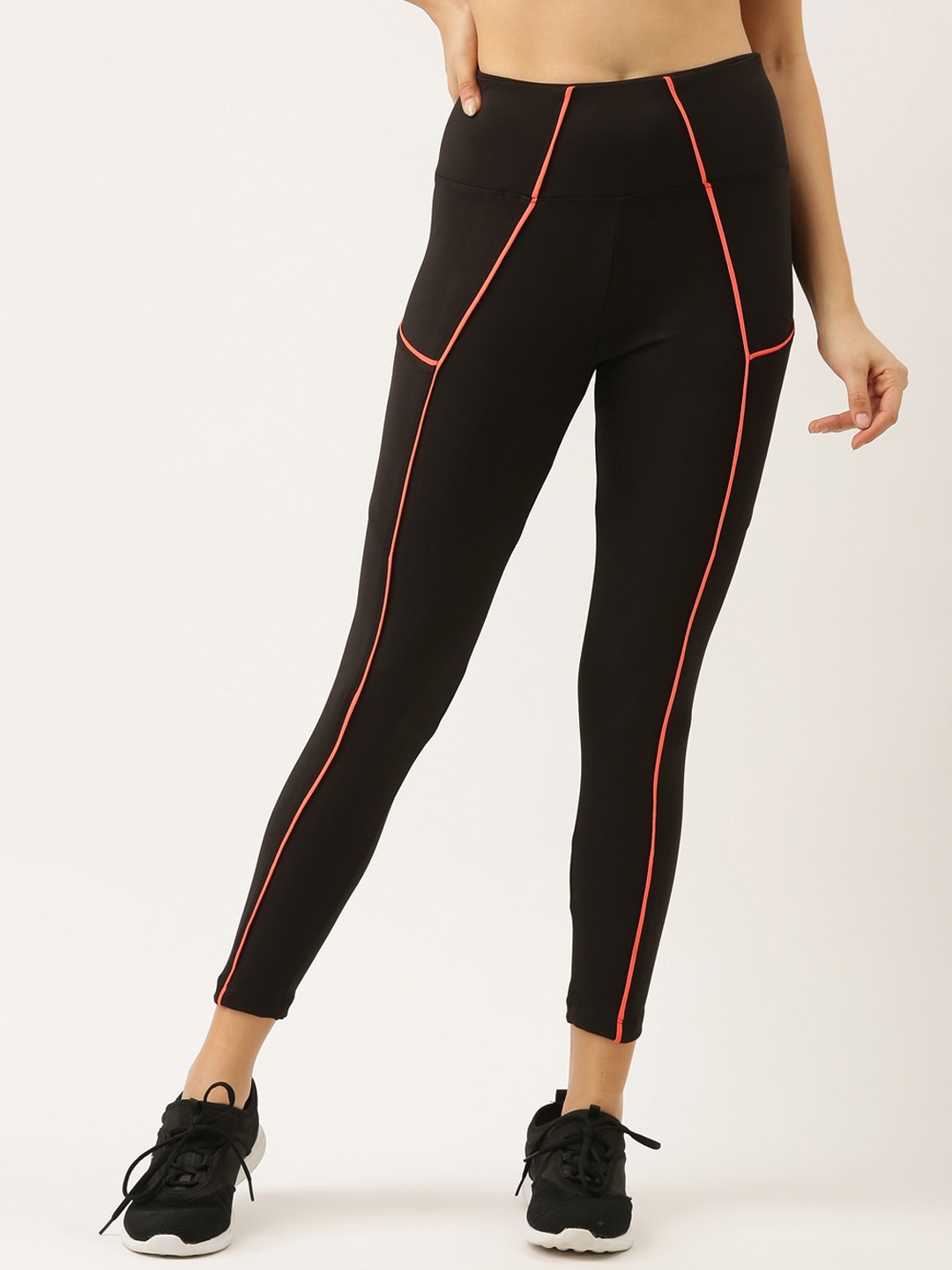 

Bannos Swagger Women Black Solid Tights