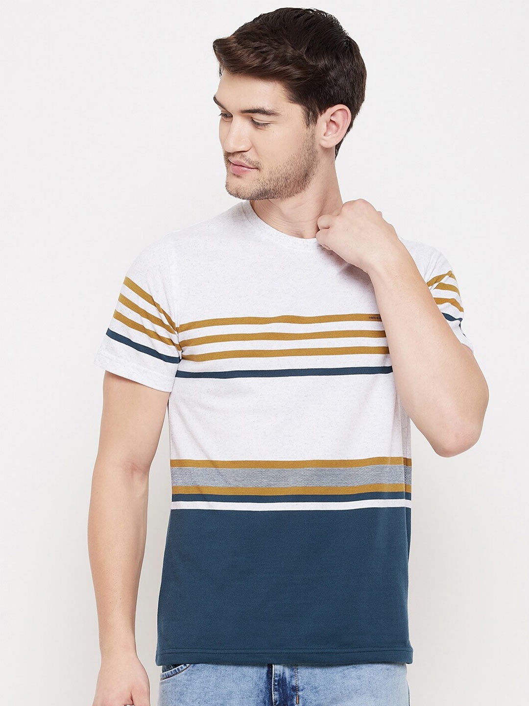 

Okane Men White & Blue Striped T-shirt