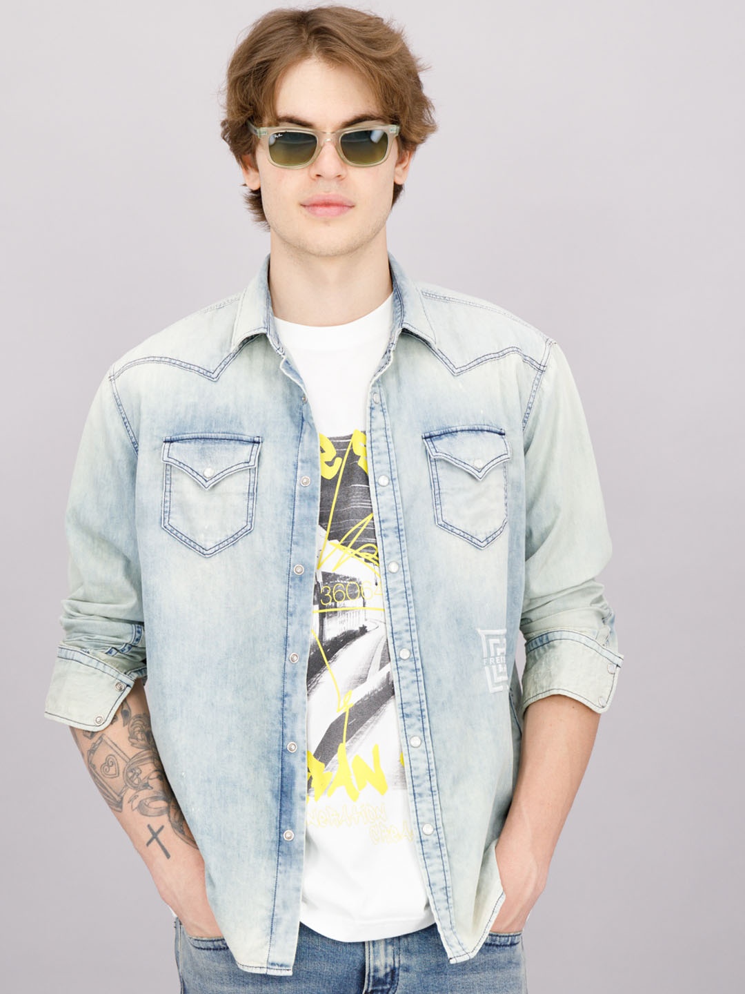 

FREESOUL Men Blue Slim Fit Faded Casual Denim Shirt