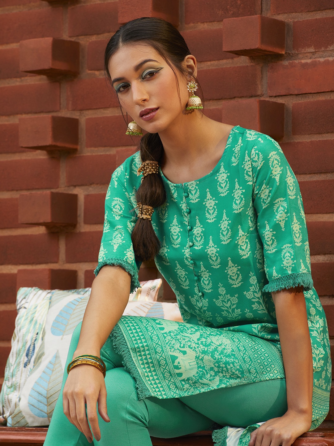 

Sangria Women Green Ethnic Motifs Printed Kurta with Trousers